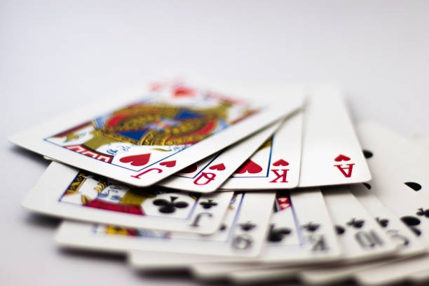 Live-dealer gaming table